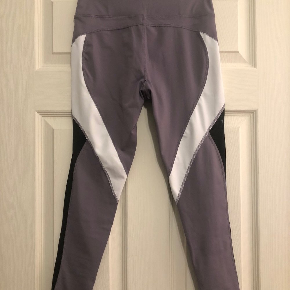 NEW Womens purple workout leggings ankle length black and white panel